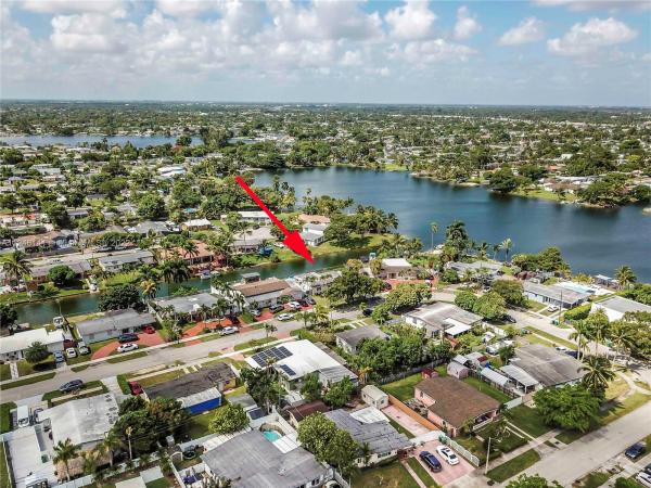 Westwood Lakes Residential, 10798 SW 43rd Ln, Westwood Lakes, Florida 33165, image 1