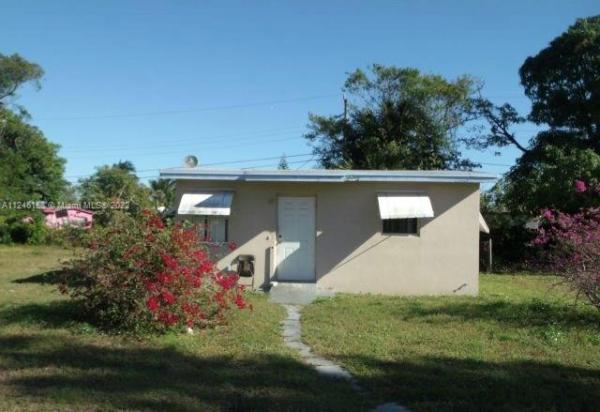 Lauderdale Manors, 1336 NW 19th Ave, Fort Lauderdale, Florida 33311, image 2
