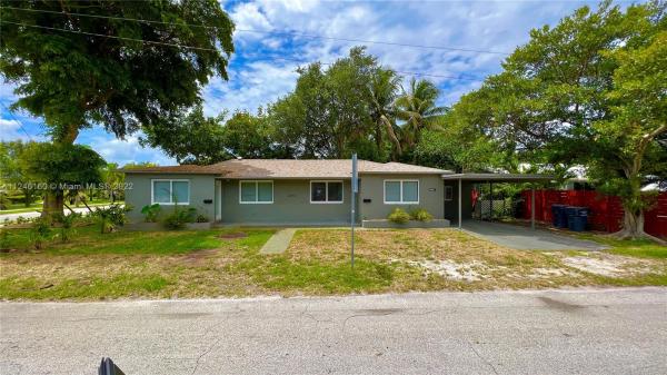 Ocean Breeze Gardens, 2400 Lincoln St #1-2, Hollywood, Florida 33020, image 2