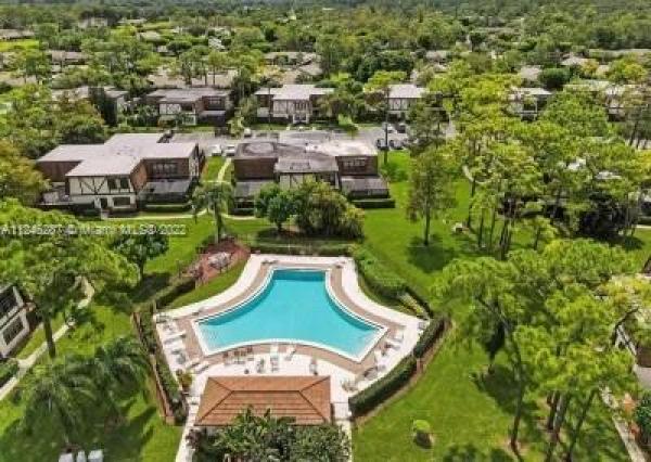 Weybridge Townhomes, 124 Weybridge Cir #B, Royal Palm Beach, Florida 33411, image 1