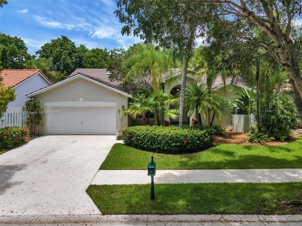 Waterford Landing At Country Isles, 1899 Landing Way, Weston, Florida 33326, image 1