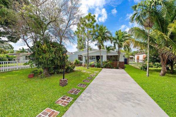 Fulford By The Sea, 1274 NE 180th St, North Miami Beach, Florida 33162, image 2