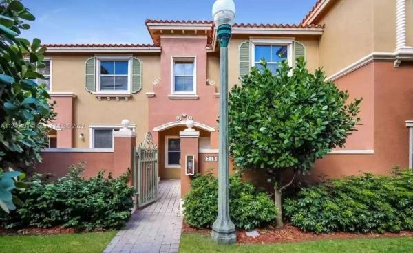 Hampton Isles, 713 SW 107th Ave #2211, Pembroke Pines, Florida 33025, image 1