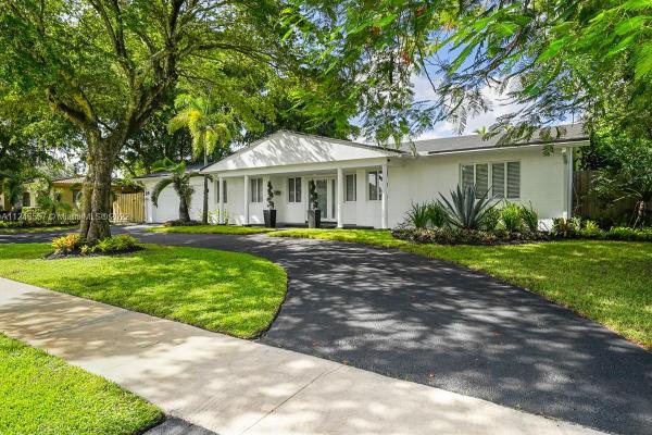 Plantation Park Lakesites, 5741 SW 5th St, Plantation, Florida 33317, image 1