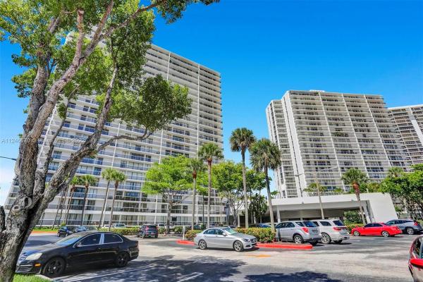 Flamenco, 3701 N Country Club Dr #604, Aventura, Florida 33180, image 2