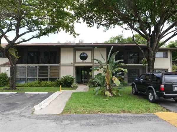 Carmel At The California Club, 801 NE 199th St #108-10, Ives Estates, Florida 33179, image 1