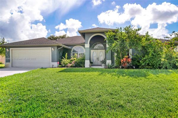 3641 SW Margela St, Florida 34953, image 2