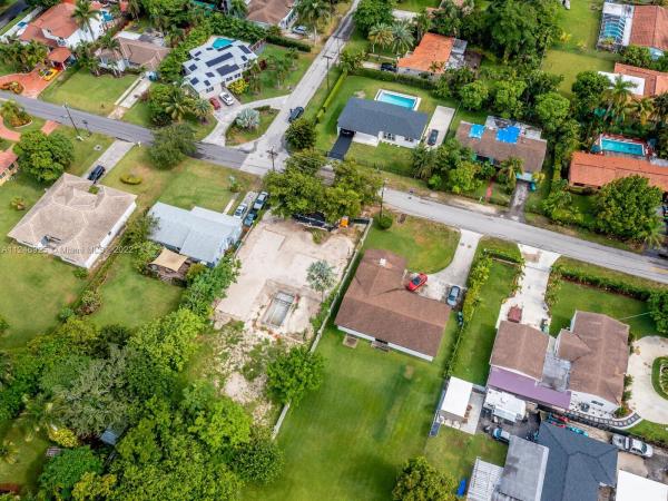 Biscayne Gardens, 45 NE 139th St, Golden Glades, Florida 33161, image 1