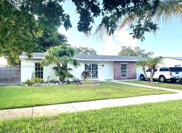 Bel Aire, 9180 Sterling Dr, Cutler Bay, Florida 33157, image 2