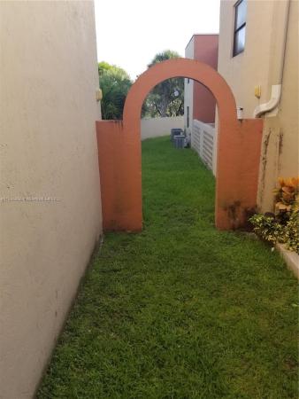West Fontaine, 10237 NW 9th St Cir #204-4, Fountainebleau, Florida 33172, image 1