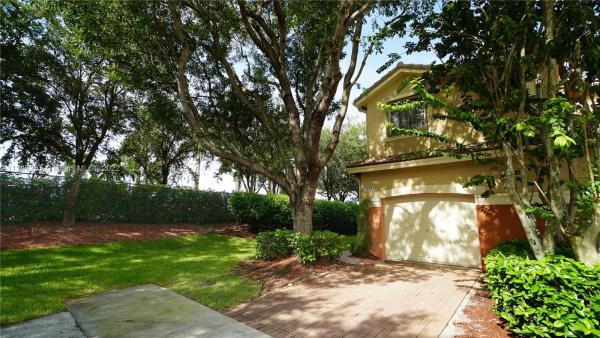 Courtyard At The Grove, 3975 Orange Tree Ln, Weston, Florida 33332, image 1