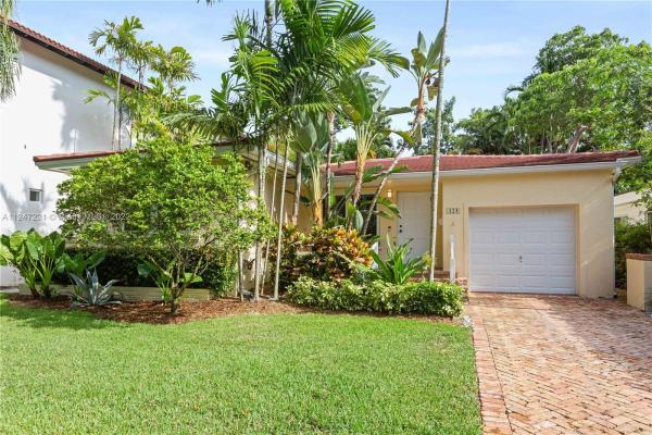 Coconut Grove Manor, 324 Ridgewood Rd, Coral Gables, Florida 33133, image 1
