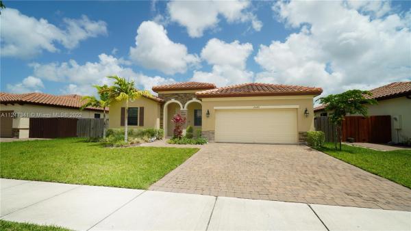 Kingman Commons, 2589 SE 3rd St, Homestead, Florida 33033, image 2