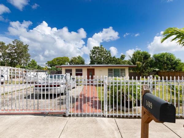 Avocado Estates, 1409 NW 112th Ter, Pinewood, Florida 33167, image 1