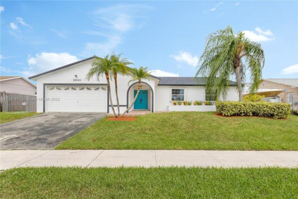 Meadow Wood Manor, 26040 SW 130th Pl, Princeton, Florida 33032, image 2