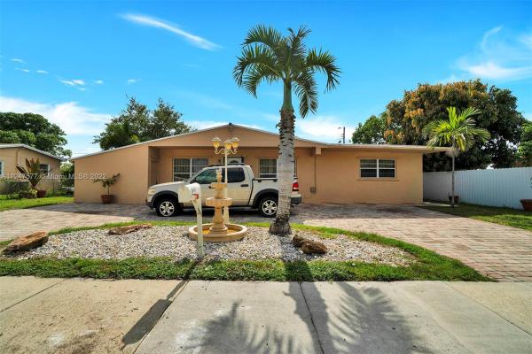 Lake Lucerne, 20421 NW 22nd Ct, Miami Gardens, Florida 33056, image 2