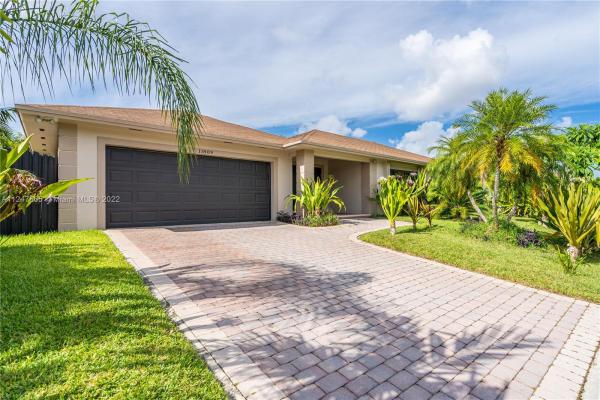 Glen Cove West, 11809 SW 95th, Kendall, Florida 33186, image 1