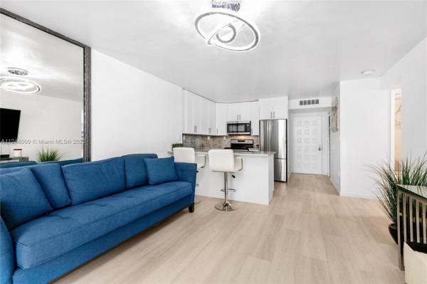 Le Trianon, 6061 Collins Ave #10E, Miami Beach, Florida 33140, image 1