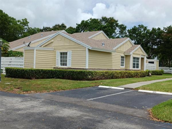 Village Homes At Country Walk, 13737 SW 147th Cir Ln #3-33, Country Walk, Florida 33186, image 1