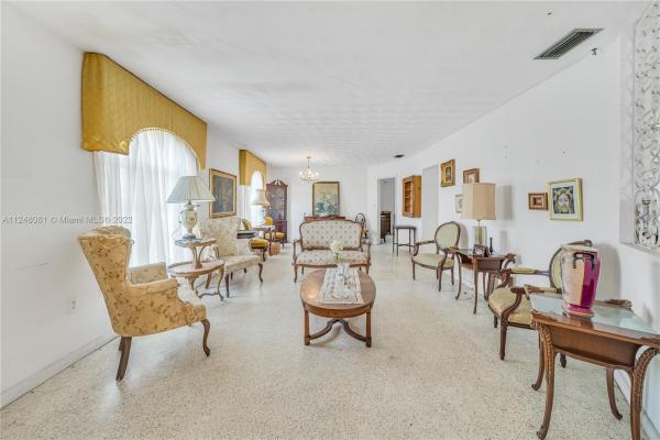 Coral Gardens, 9321 SW 26th St, Westchester, Florida 33165, image 2