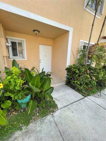 Weitzer Serena Lakes Townhomes, 17536 SW 140th Ct 0, Richmond West, Florida 33177, image 2