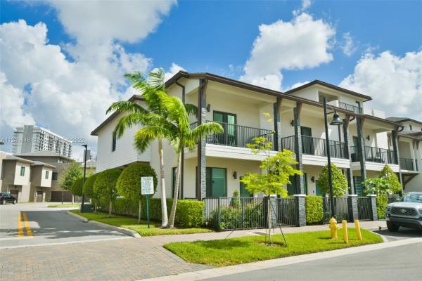 8339 NW 49th St, Doral, Florida 33166, image 2
