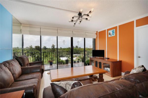The Palm Bay Yacht Club, 780 NE 69th St #408, Miami, Florida 33138, image 2