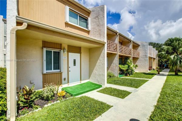 Park Plaza Townhouses, 2831 Pierce St #100, Hollywood, Florida 33020, image 2
