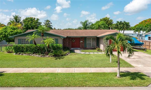 Kendale Lakes No HOA, 13882 SW 74th Ter, Kendale Lakes, Florida 33183, image 2