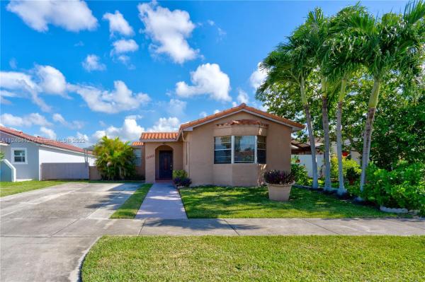 Kenmore Villas, 13485 SW 38th Ln, Tamiami, Florida 33175, image 1