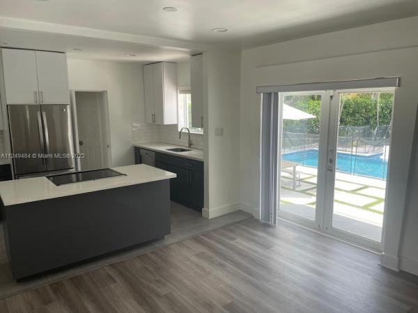 Davis Manor, 6463 Manor Ln #, South Miami, Florida 33143, image 1