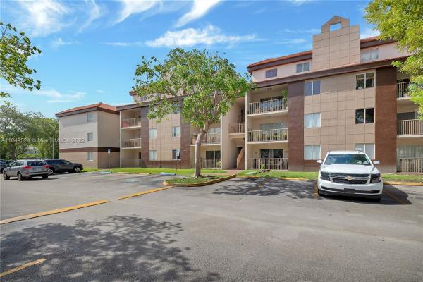 Kendall Lake Towers, 15201 SW 80th St #106, Kendall West, Florida 33193, image 1