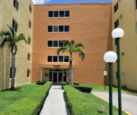 Coral Gate West, 7000 NW 186th St #4-326, Country Club, Florida 33015, image 1