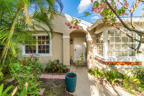 The Provinces Of Pierpointe At Pembroke Lakes, 11952 NW 12th St, Pembroke Pines, Florida 33026, image 2
