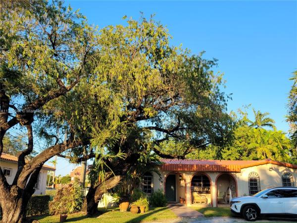 Country Club Estates, 29 S Royal Poinciana Blvd, Miami Springs, Florida 33166, image 2