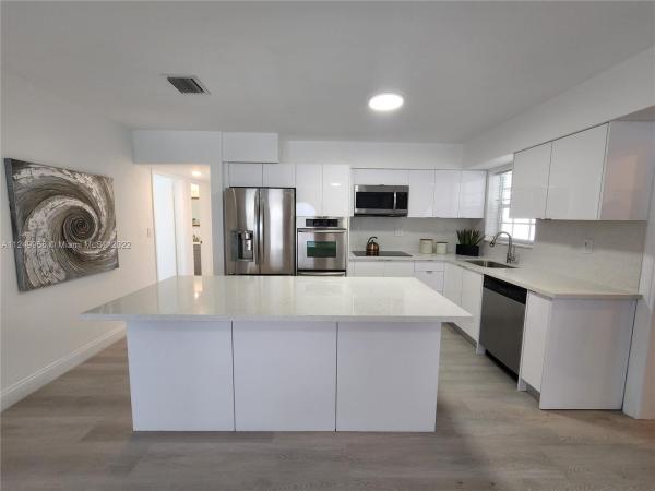 Coral Park Estates, 2140 SW 89th Pl, Westchester, Florida 33165, image 2