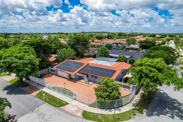 Tamiami Lakes, 13151 SW 21st St, Tamiami, Florida 33175, image 2