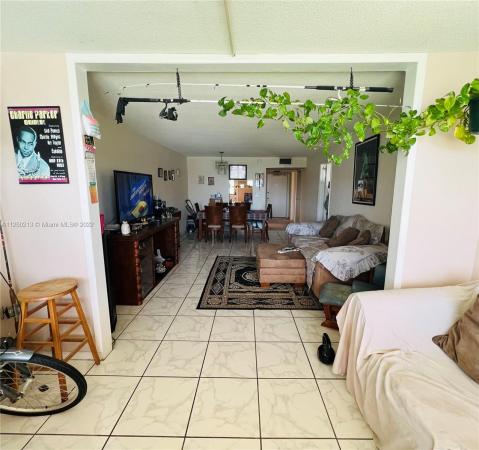 Royal Oaks, 441 NE 195th St #304, Ives Estates, Florida 33179, image 1
