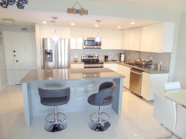 Hollywood Towers, 3111 N Ocean Dr #1511, Hollywood, Florida 33019, image 1