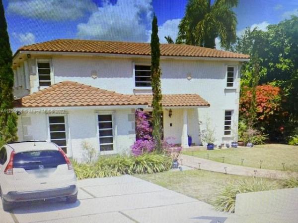 Country Club Estates, 543 Hunting Lodge Dr, Miami Springs, Florida 33166, image 1
