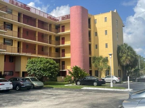 Fernwoods, 8775 Park Blvd #220, Fountainebleau, Florida 33172, image 1