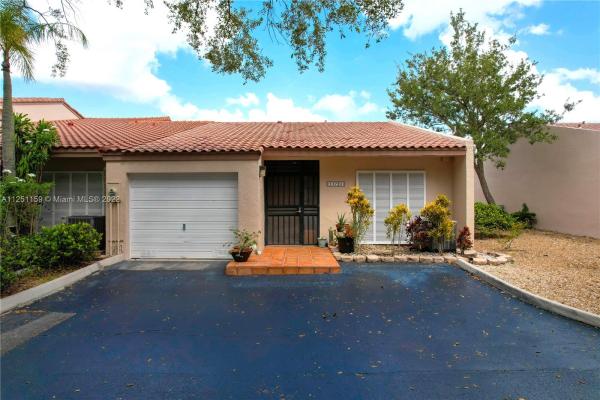 Lake Cynthia, 14720 Breckness Pl #14720, Miami Lakes, Florida 33016, image 1