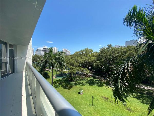 Icon Brickell Tower 2, 495 Brickell Ave #409, Miami, Florida 33131, image 2
