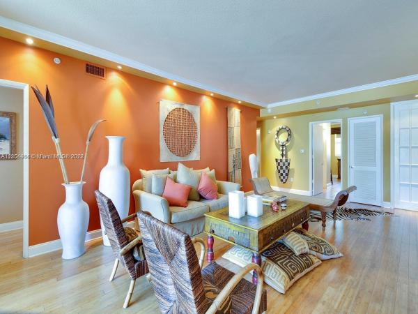 Lake Villa, 725 Crandon Blvd #203, Key Biscayne, Florida 33149, image 1