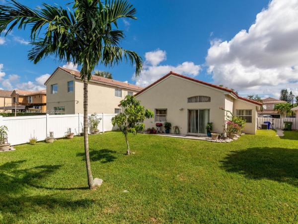 Estancia, 326 SW 195th Ave, Pembroke Pines, Florida 33029, image 1