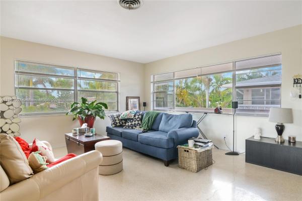 1643 Wiley St #12, Hallandale Beach, Florida 33020, image 2
