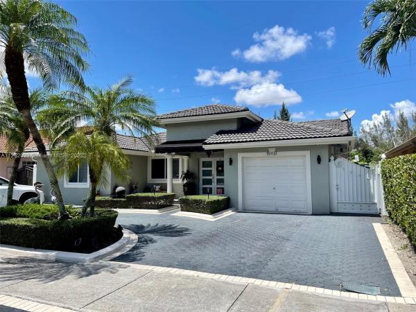15931 SW 42nd Ter, Unincorporated Dade County, Florida 33185, image 2
