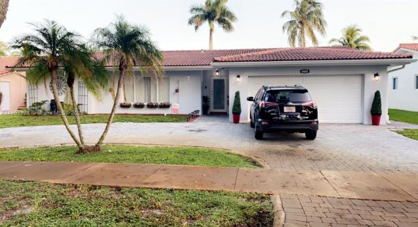 Lake Glenn Ellen, 8400 Menteith Ter, Miami Lakes, Florida 33016, image 1