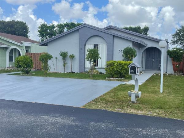 Hacienda Estates, 3321 SW 114th Ct, University Park, Florida 33165, image 1