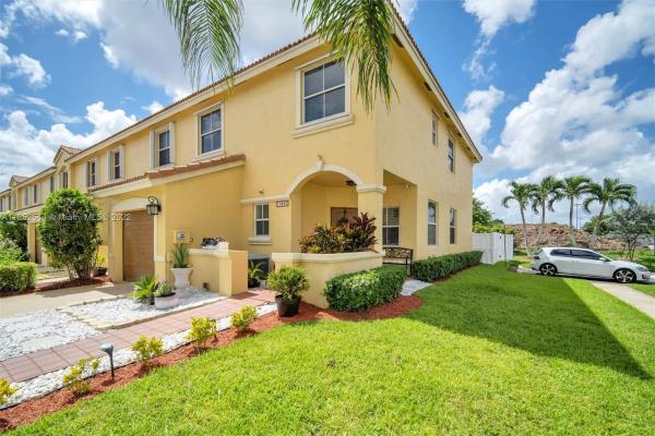 Sterling Place At Pembroke Shores, 16890 SW 1st Mnr #1, Pembroke Pines, Florida 33027, image 1